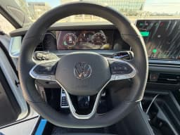 Volkswagen Tiguan SE R-Line Black 2.0T FWD 2026 — side view