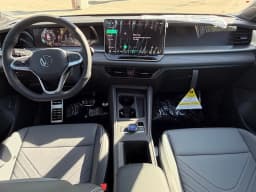 Volkswagen Tiguan SE R-Line Black 2.0T FWD 2026 — side view
