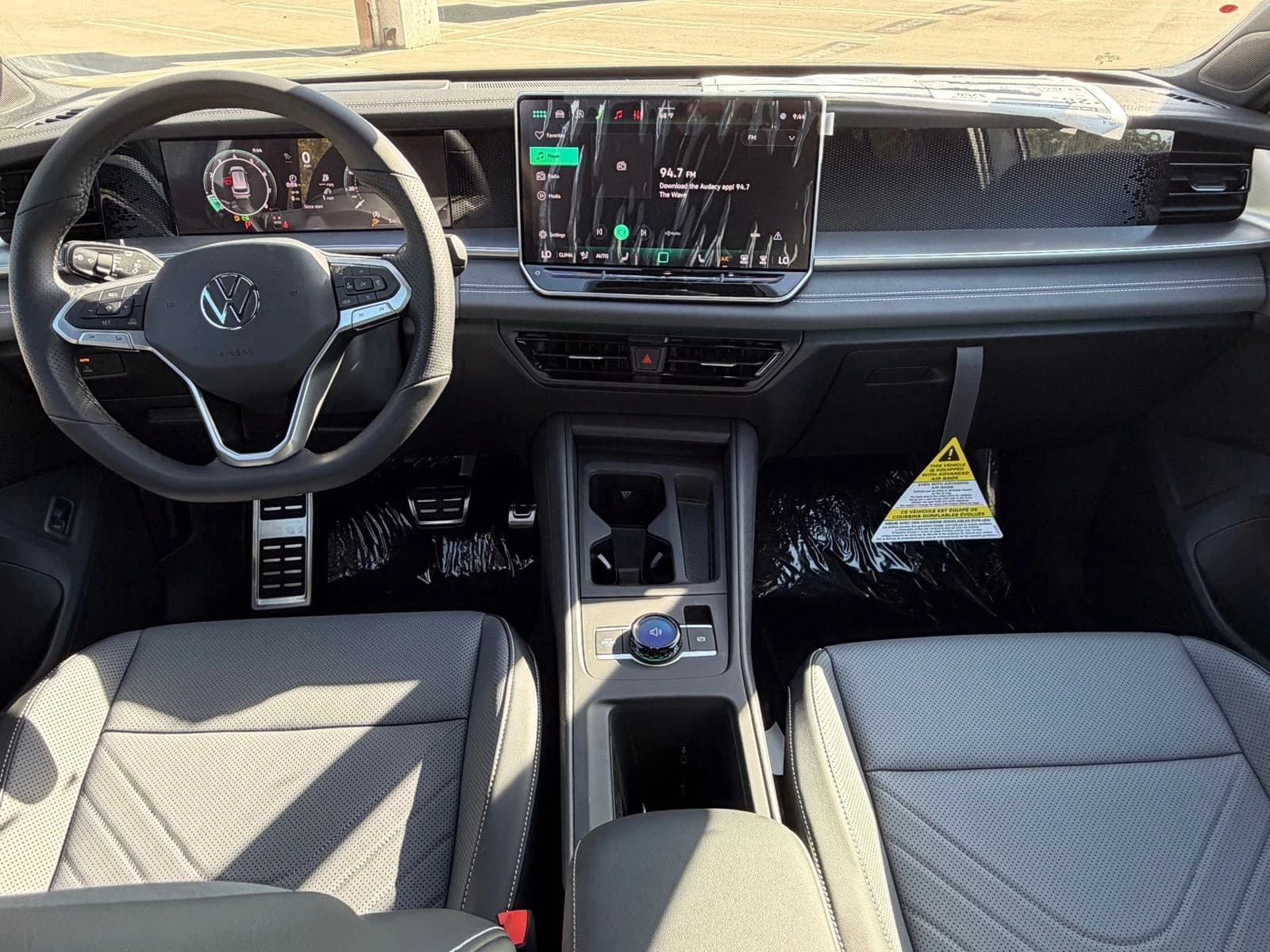Volkswagen Tiguan SE R-Line Black 2.0T FWD 2026 — side view