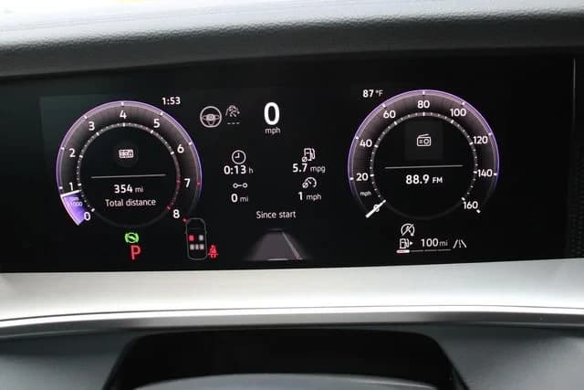 Volkswagen Tiguan SE 2.0T 4MOTION 2026 — side view