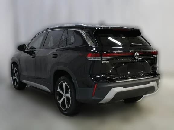Volkswagen Tiguan SE 2.0T 4MOTION 2026 — side view