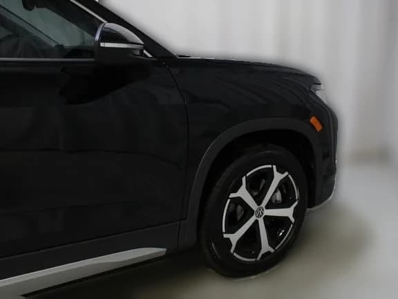Volkswagen Tiguan SE 2.0T 4MOTION 2026 — side view