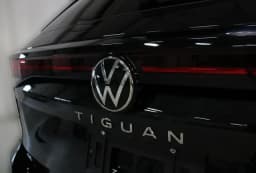 Volkswagen Tiguan SE 2.0T 4MOTION 2026 — side view