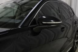 Volkswagen Tiguan SE 2.0T 4MOTION 2026 — side view