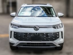 Volkswagen Tiguan SE 4MOTION 2026 — side view