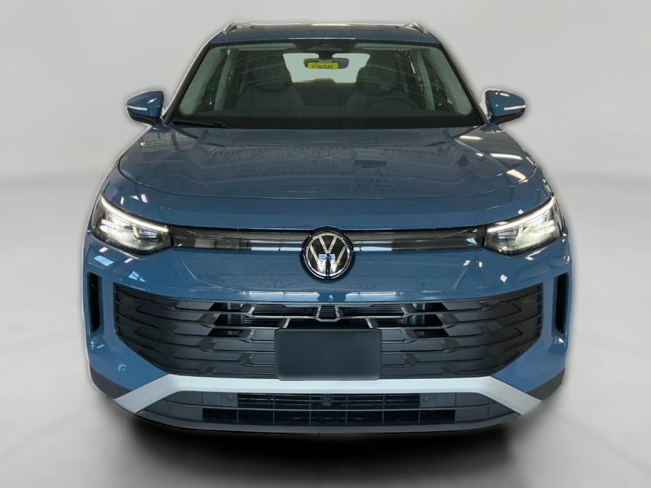 Volkswagen Tiguan SE 4MOTION 2026 — side view