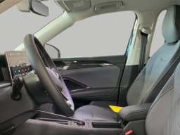 Volkswagen Tiguan SE 4MOTION 2026 — side view