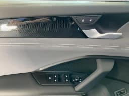 Volkswagen Tiguan SE 4MOTION 2026 — side view