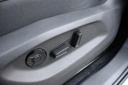 Volkswagen Tiguan SE FWD 2026 — side view