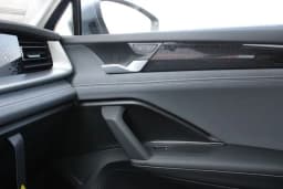 Volkswagen Tiguan SE FWD 2026 — side view