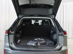 Volkswagen Tiguan SE FWD 2026 — side view