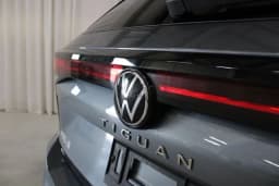 Volkswagen Tiguan SE FWD 2026 — side view