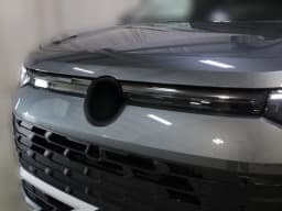 Volkswagen Tiguan SE FWD 2026 — side view