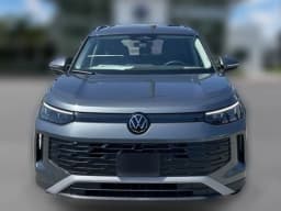 Volkswagen Tiguan SE 2.0T FWD 2026 — side view
