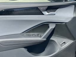 Volkswagen Tiguan SE 2.0T FWD 2026 — side view