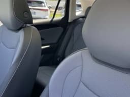 Volkswagen Tiguan SE 2.0T FWD 2026 — side view