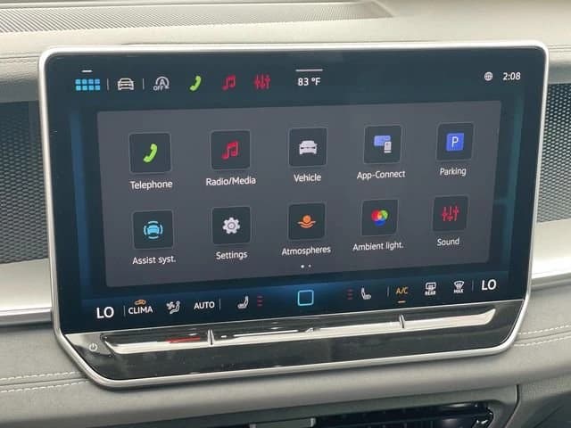 Volkswagen Tiguan SE FWD 2026 — side view