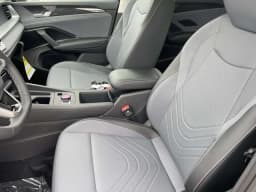 Volkswagen Tiguan SE FWD 2026 — side view
