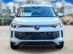 Volkswagen Tiguan SE FWD 2026 — side view