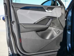 Volkswagen Tiguan SE FWD 2026 — side view