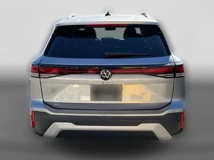 Volkswagen Tiguan SE FWD 2026 — side view