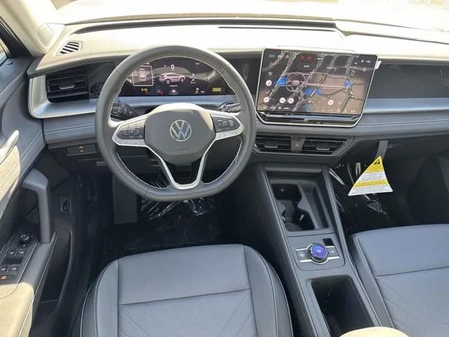 Volkswagen Tiguan SE FWD 2026 — side view