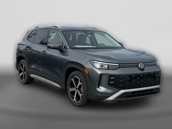 Volkswagen Tiguan SE FWD 2026 — side view