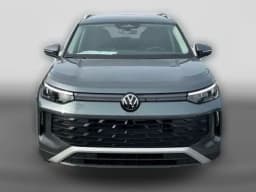 Volkswagen Tiguan SE FWD 2026 — side view