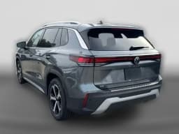 Volkswagen Tiguan SE FWD 2026 — side view