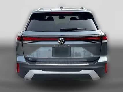 Volkswagen Tiguan SE FWD 2026 — side view