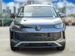 Volkswagen Tiguan SE FWD 2026 — side view