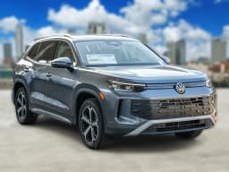 Volkswagen Tiguan SE FWD 2026 — side view