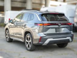 Volkswagen Tiguan SE FWD 2026 — side view