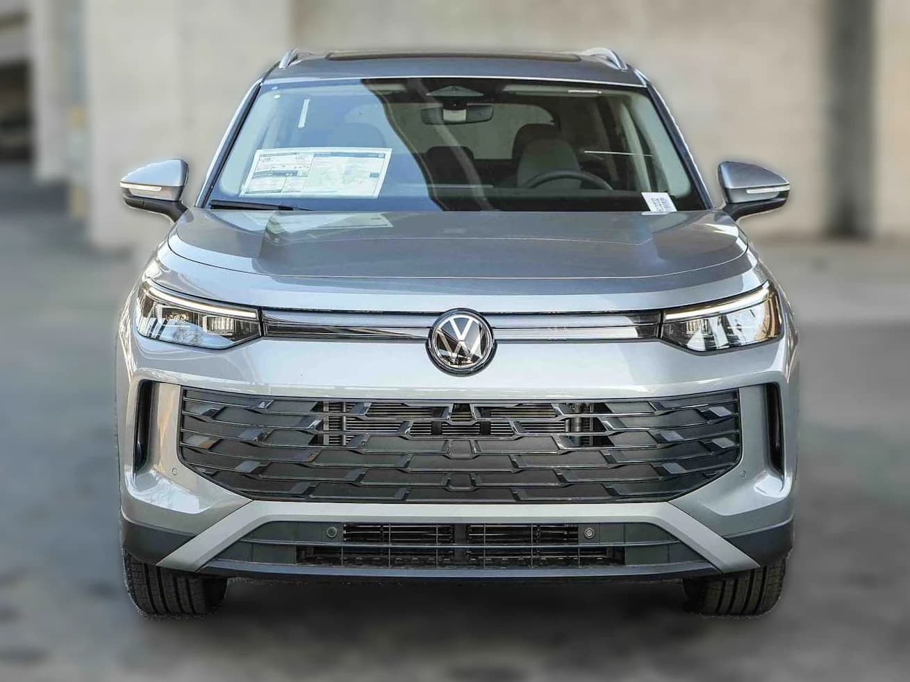 Volkswagen Tiguan SE FWD 2026 — side view