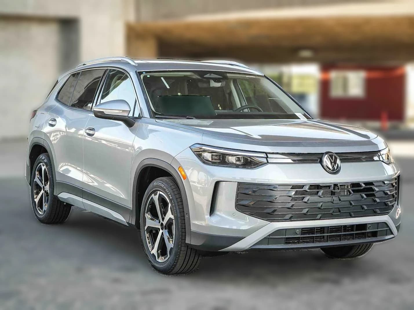 Volkswagen Tiguan SE FWD 2026 — side view