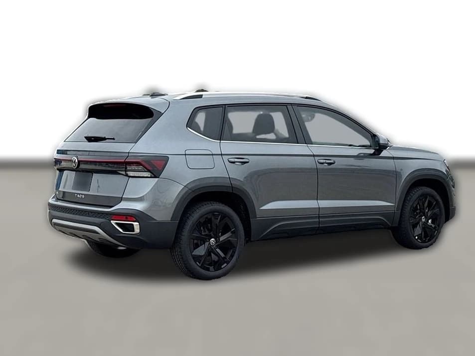 Volkswagen Taos SE FWD 2025 — side view