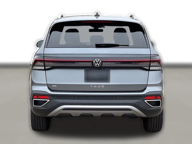 Volkswagen Taos SE FWD 2025 — side view