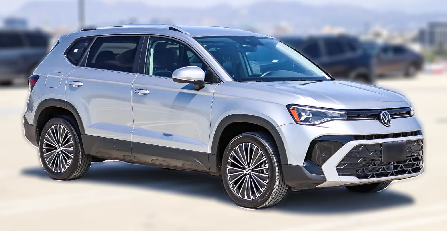 Volkswagen Taos SE FWD 2025 — side view
