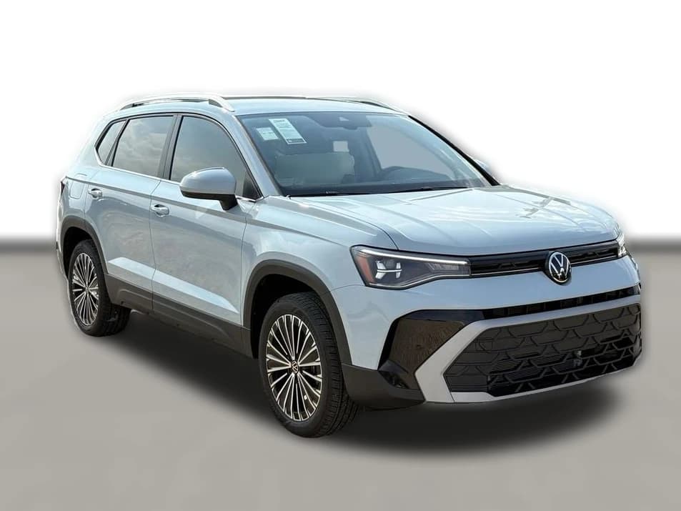 Volkswagen Taos SE FWD 2025 — side view