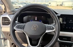Volkswagen Taos SE FWD 2025 — side view