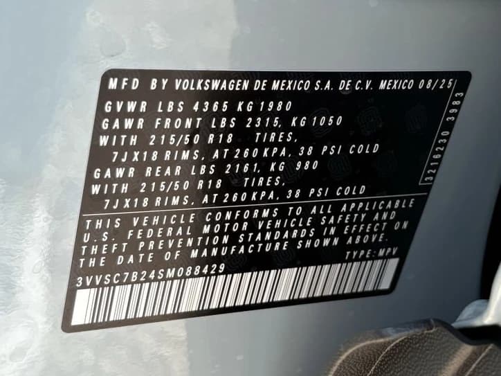 Volkswagen Taos SE FWD 2025 — side view