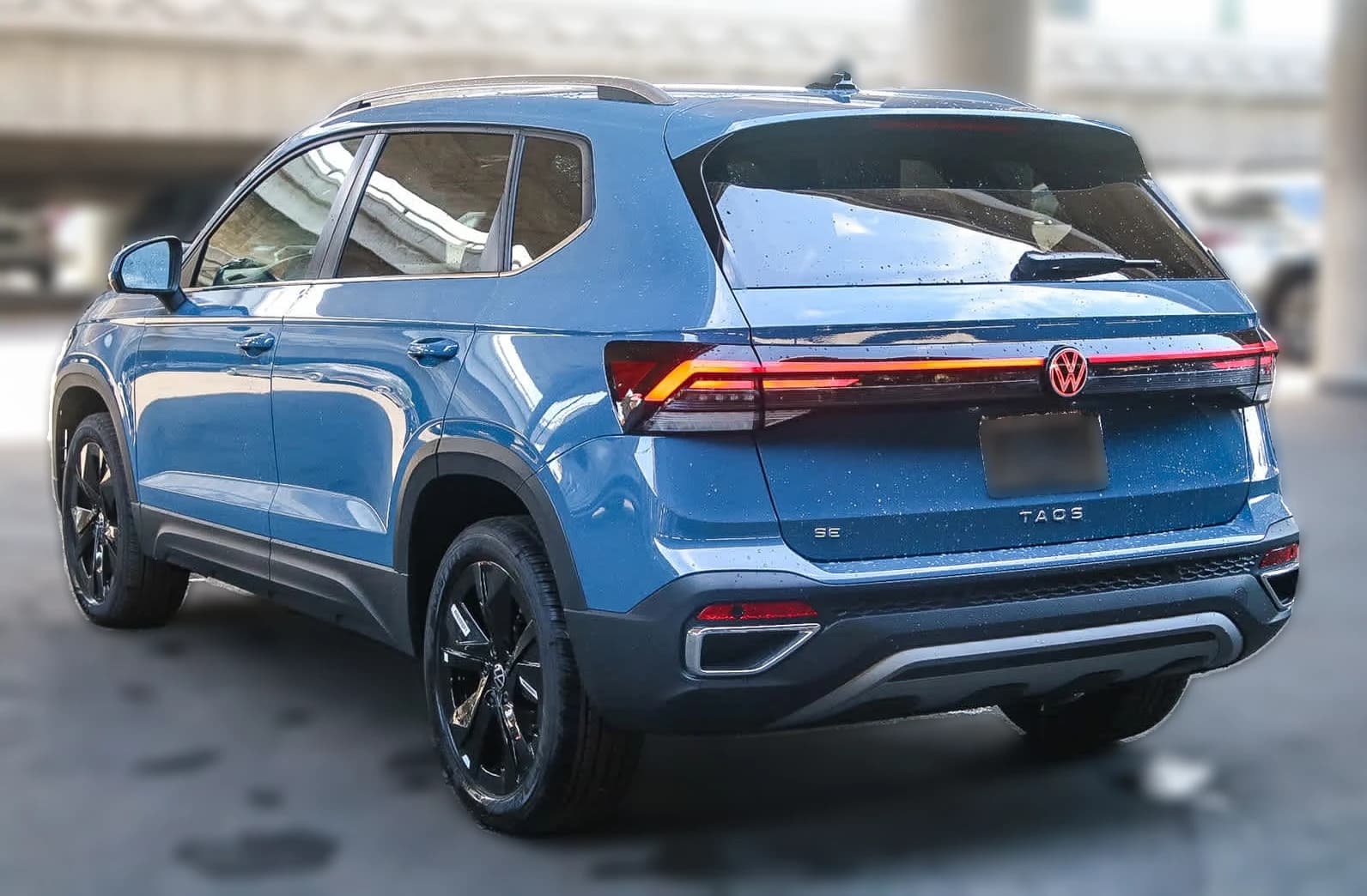 Volkswagen Taos SE FWD 2025 — side view