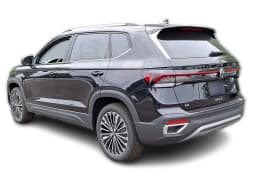 Volkswagen Taos SE FWD 2026 — side view