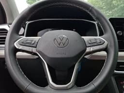 Volkswagen Taos SE FWD 2026 — side view