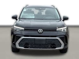 Volkswagen Taos SE FWD 2025 — side view