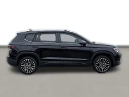 Volkswagen Taos SE FWD 2025 — side view