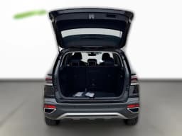 Volkswagen Taos SE FWD 2025 — side view