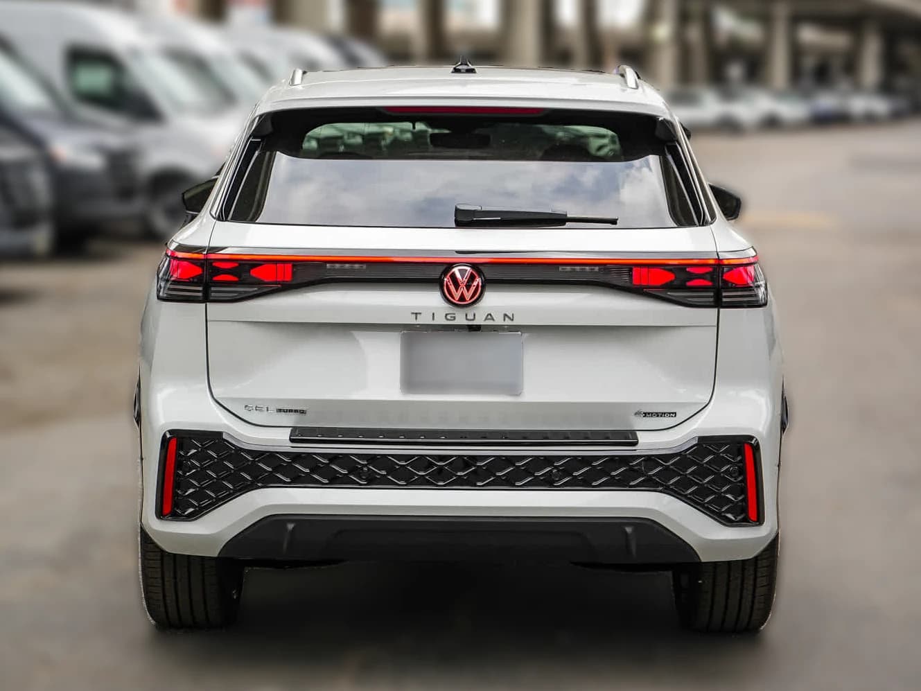 Volkswagen Tiguan SEL R-Line Turbo 4MOTION 2026 — side view