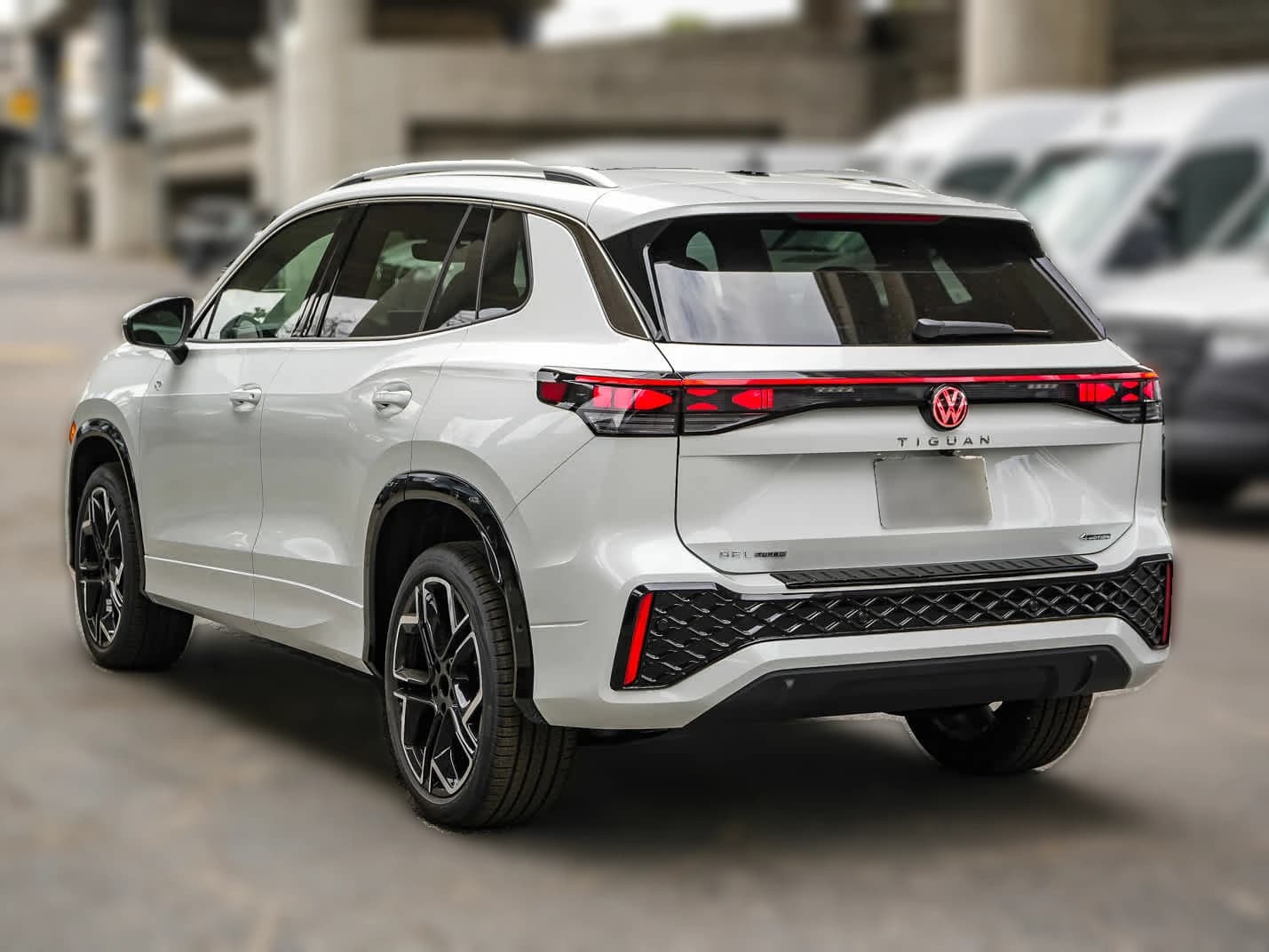 Volkswagen Tiguan SEL R-Line Turbo 4MOTION 2026 — side view