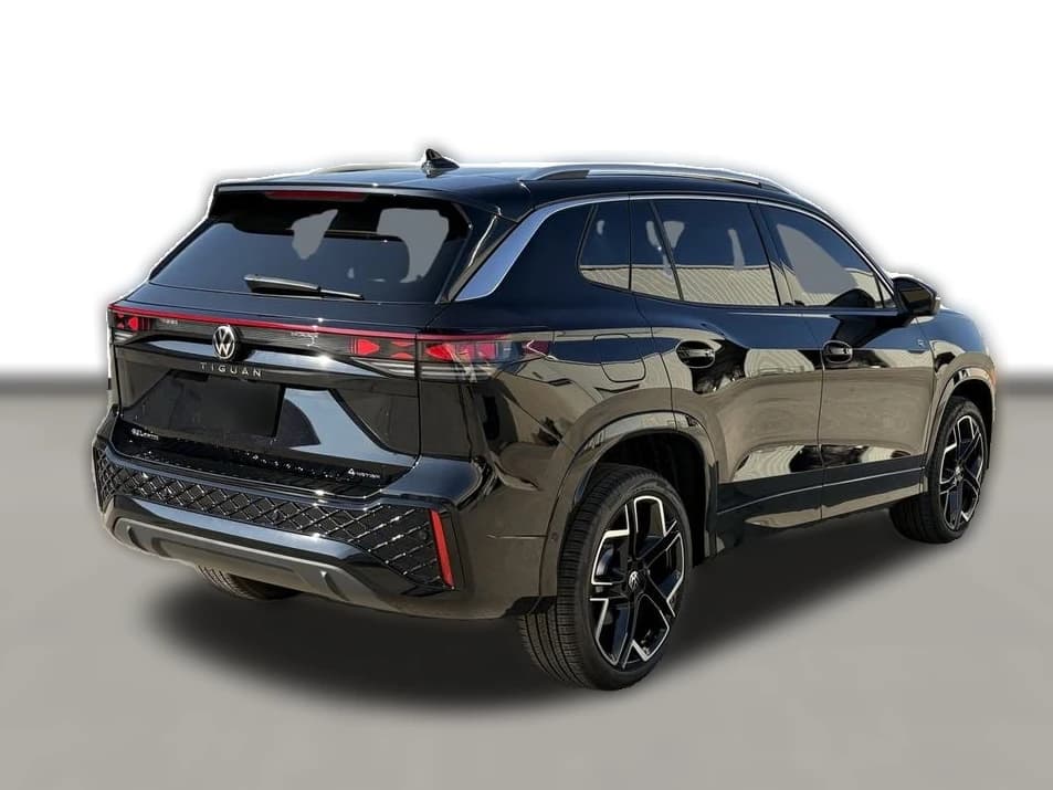 Volkswagen Tiguan SEL R-Line Turbo 2.0T 4MOTION 2026 — side view